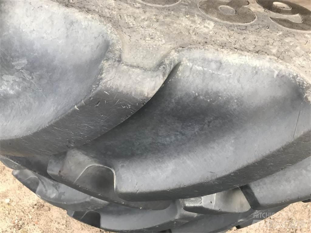 Mitas 680/80R42 Pneumatiky, kola a ráfky