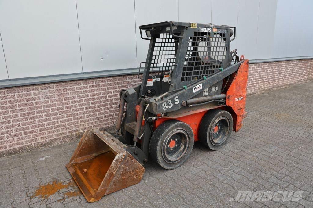 Thomas T83S Smykem řízené nakladače