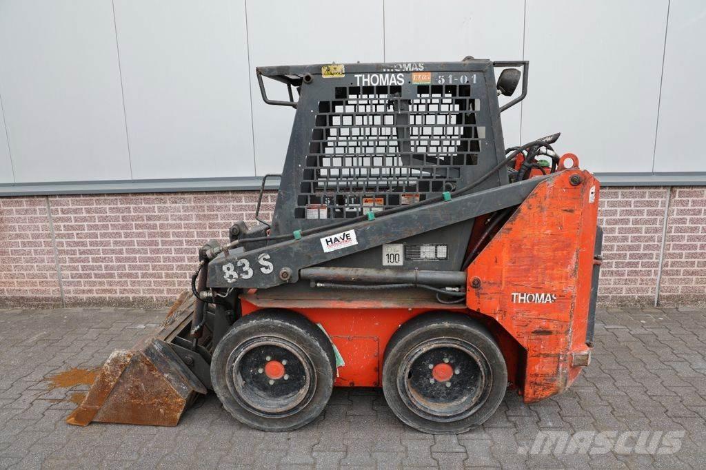 Thomas T83S Smykem řízené nakladače