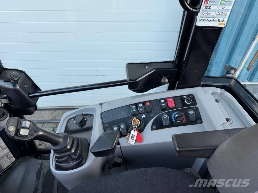 CAT 907 H Kolové nakladače