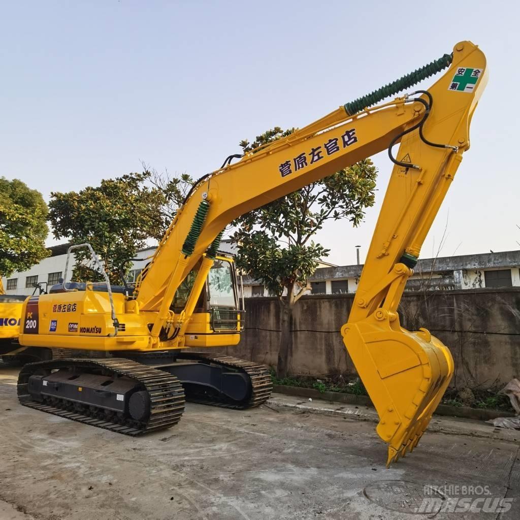 Komatsu PC 200-8 Pásová rýpadla
