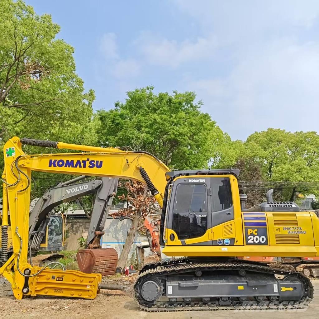 Komatsu PC 200 Pásová rýpadla