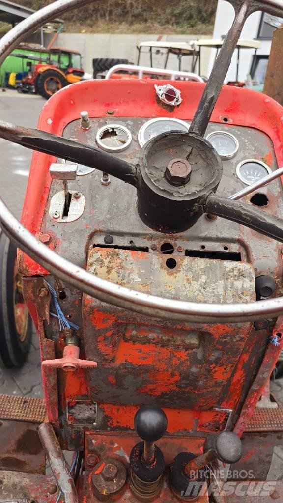 Massey Ferguson 175 Traktory