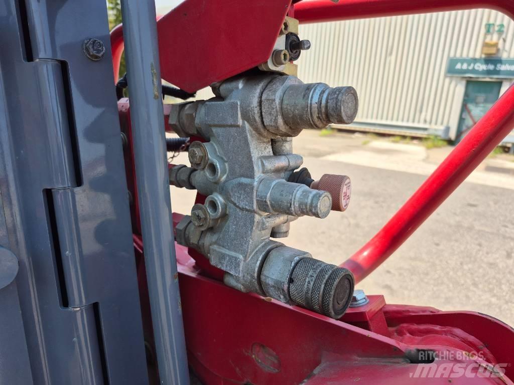 Takeuchi TL 6 R Smykem řízené nakladače
