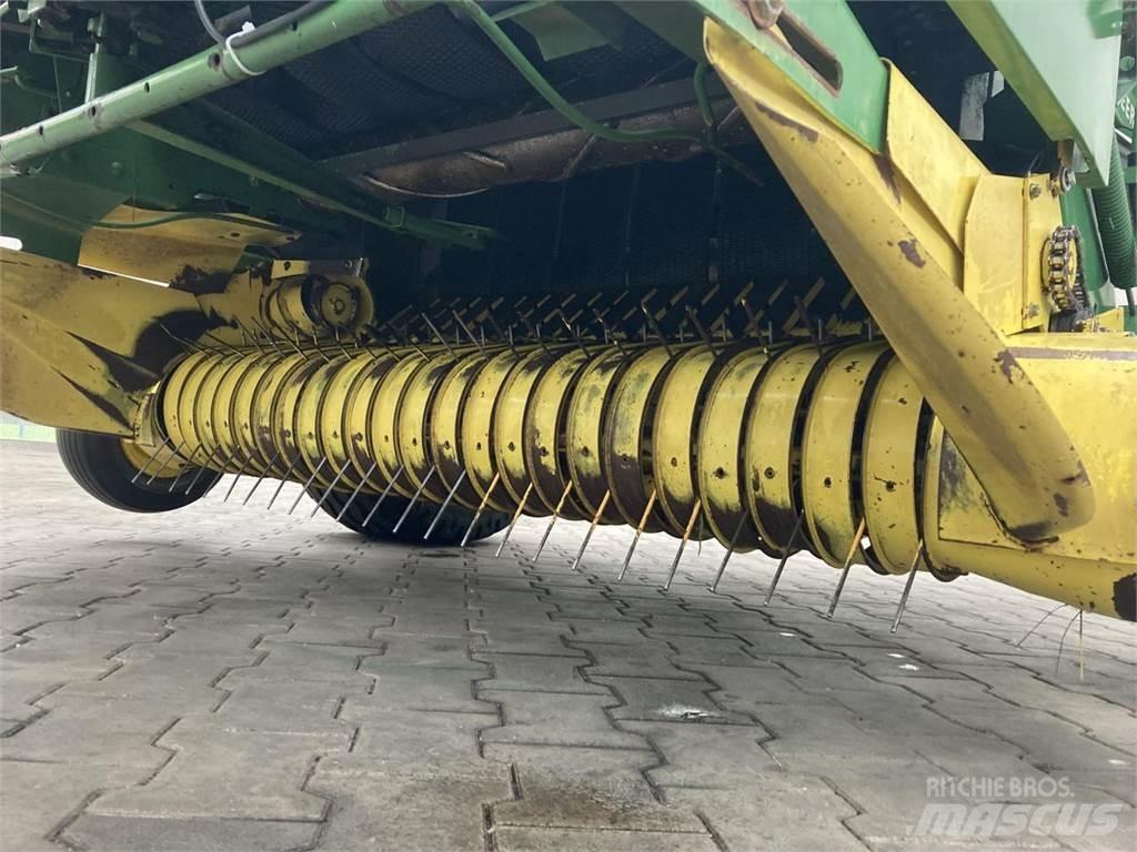 John Deere 550 Lis na válcové balíky