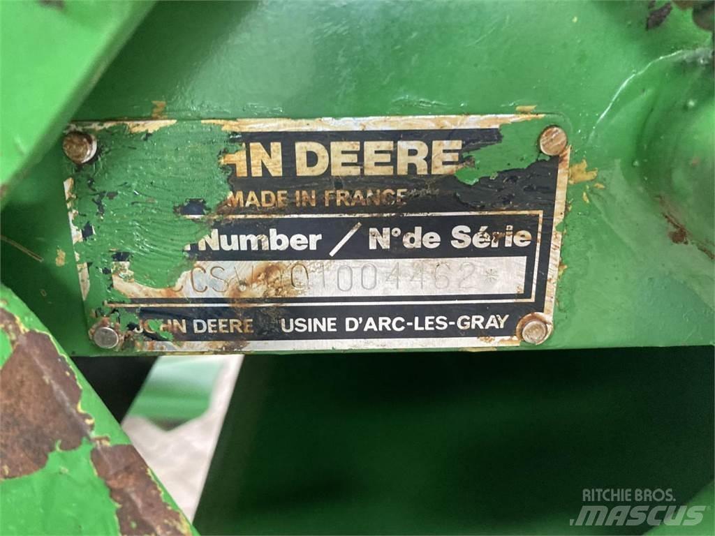 John Deere 550 Lis na válcové balíky