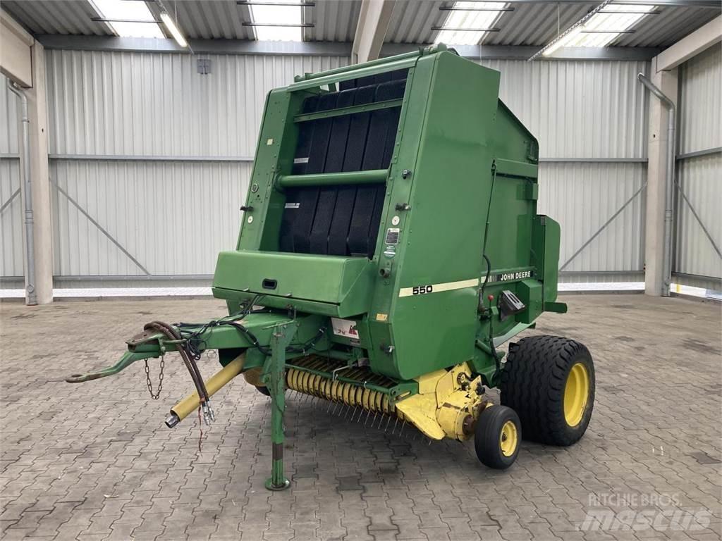 John Deere 550 Lis na válcové balíky