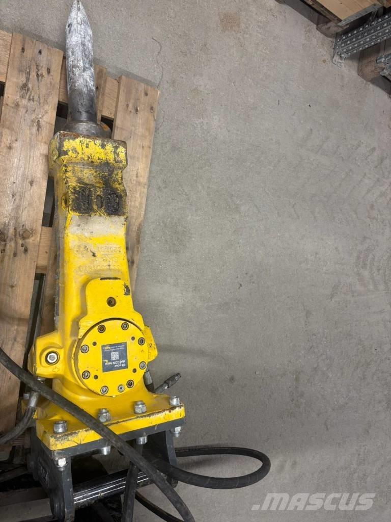 Epiroc SB 302 Bourací kladiva / Sbíječky