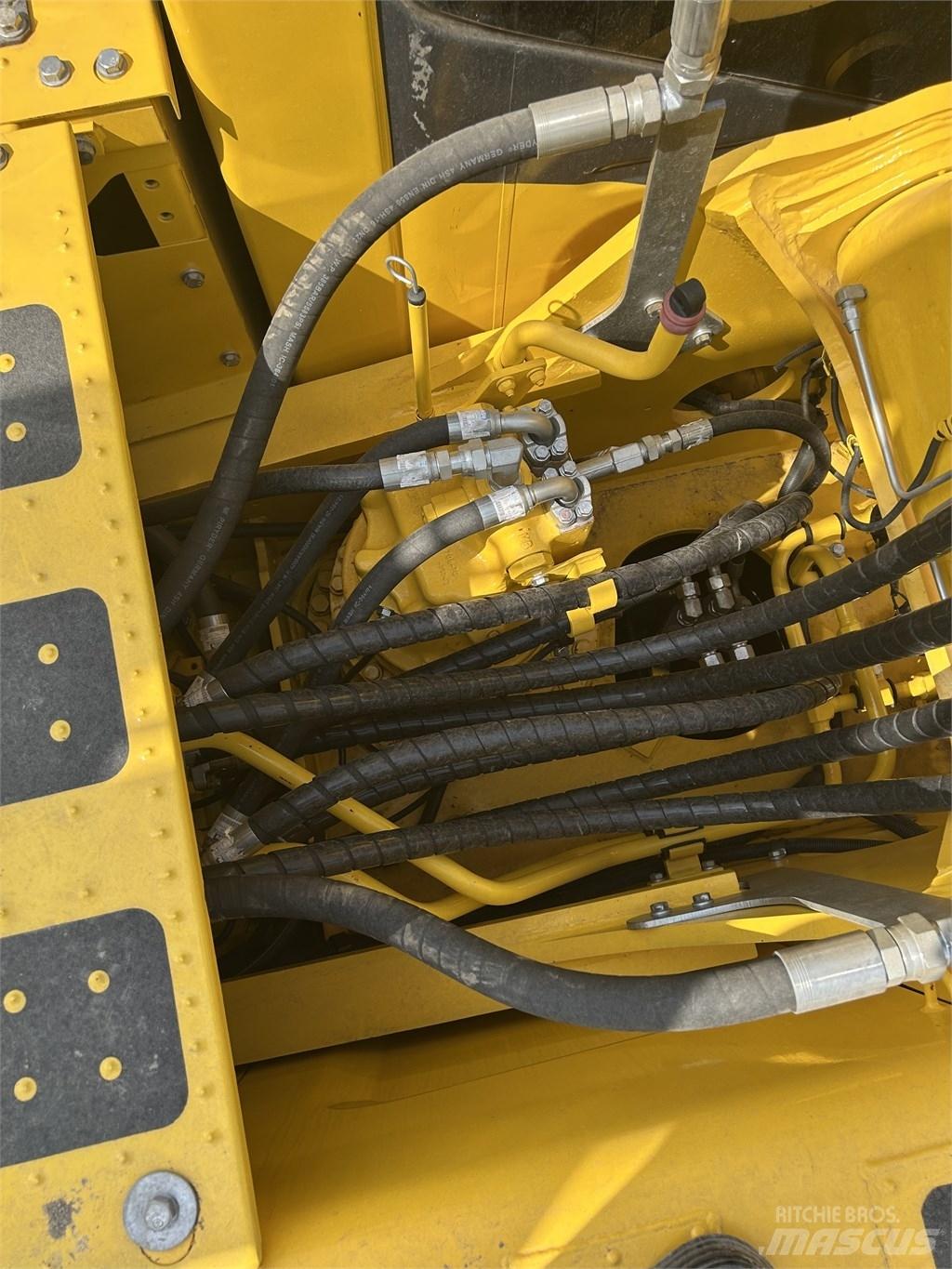 Komatsu PC 240 Pásová rýpadla