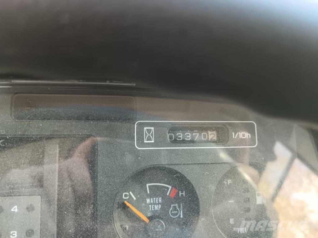 Hitachi ZW 370 Kolové nakladače