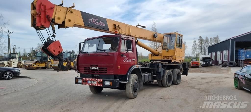 Kamaz 25T Univerzální terénní jeřáby
