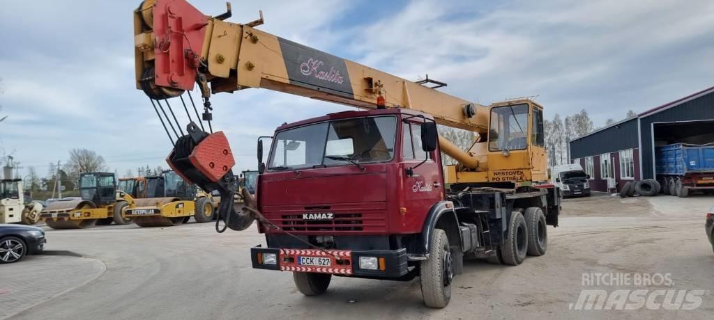Kamaz 25T Univerzální terénní jeřáby