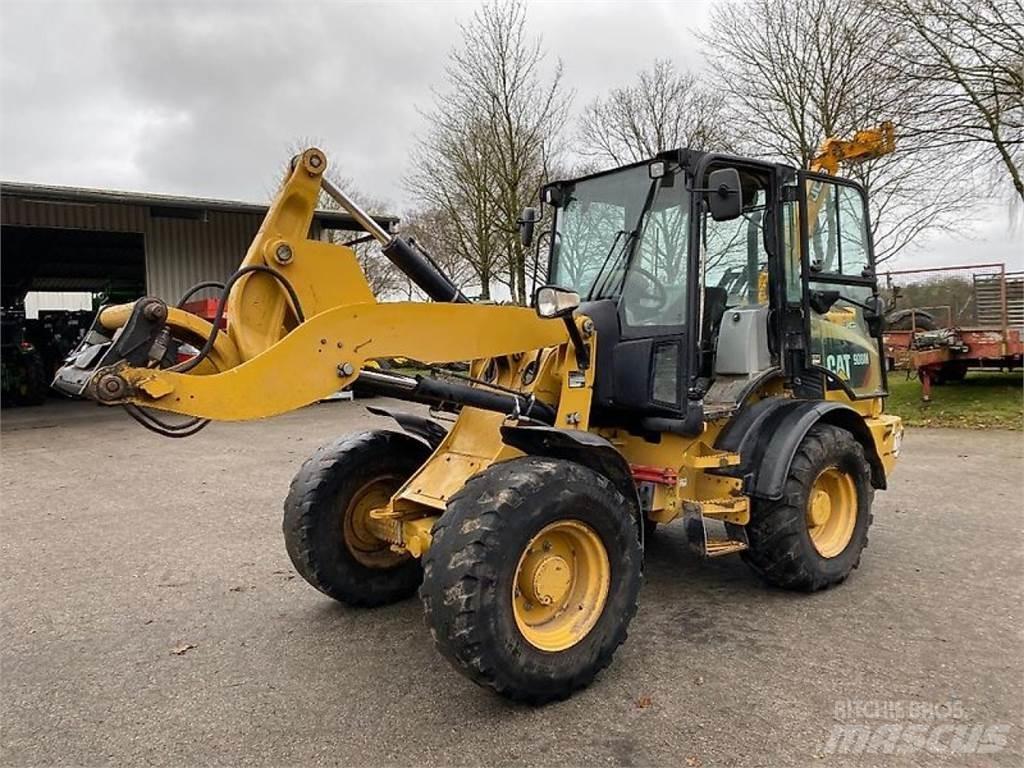 CAT 908M Kolové nakladače