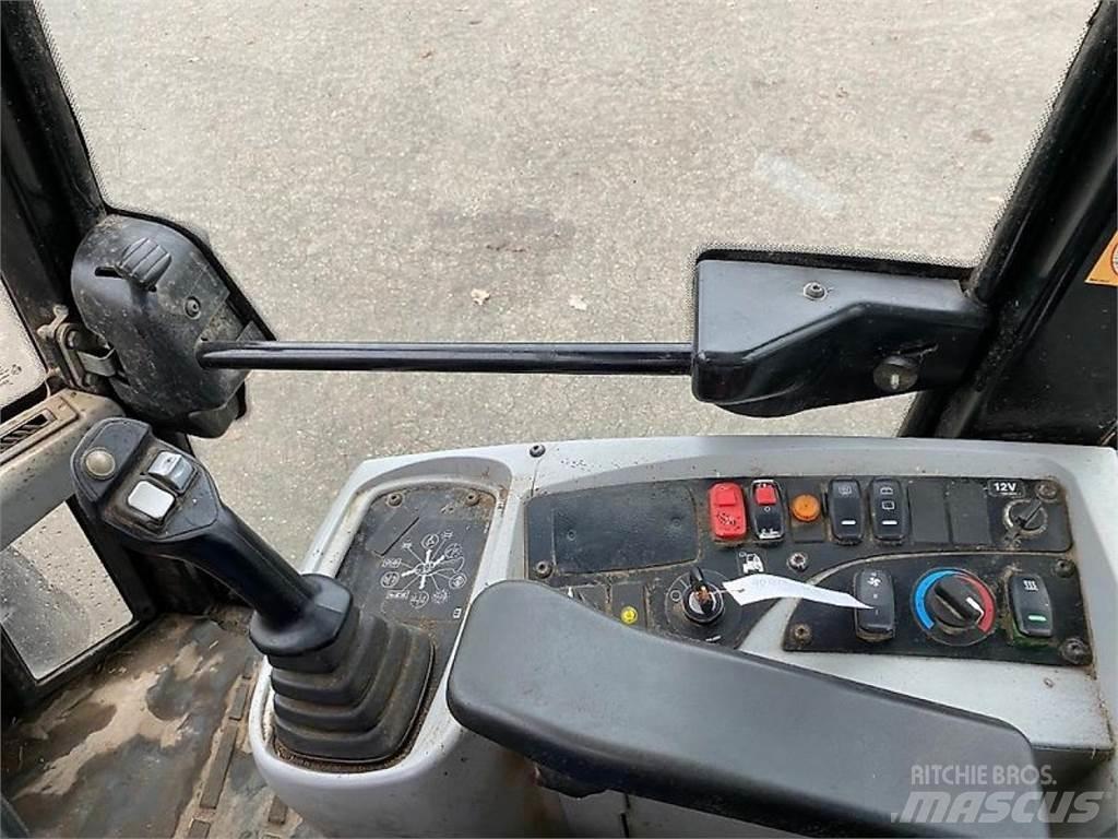 CAT 908M Kolové nakladače