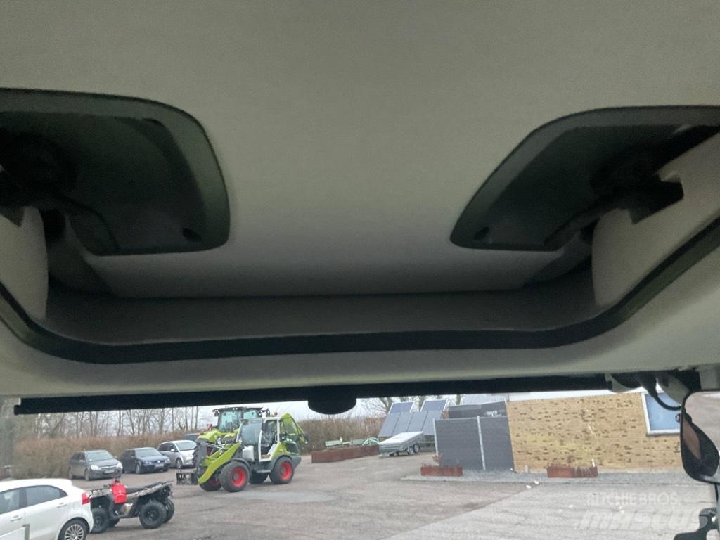 CLAAS ARION 450 Traktory