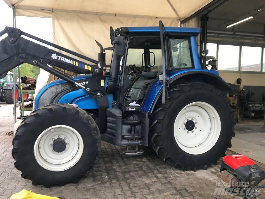 Valtra N 142 Traktory