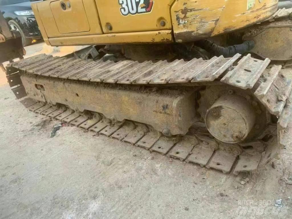 CAT 302 Mini rýpadla < 7t