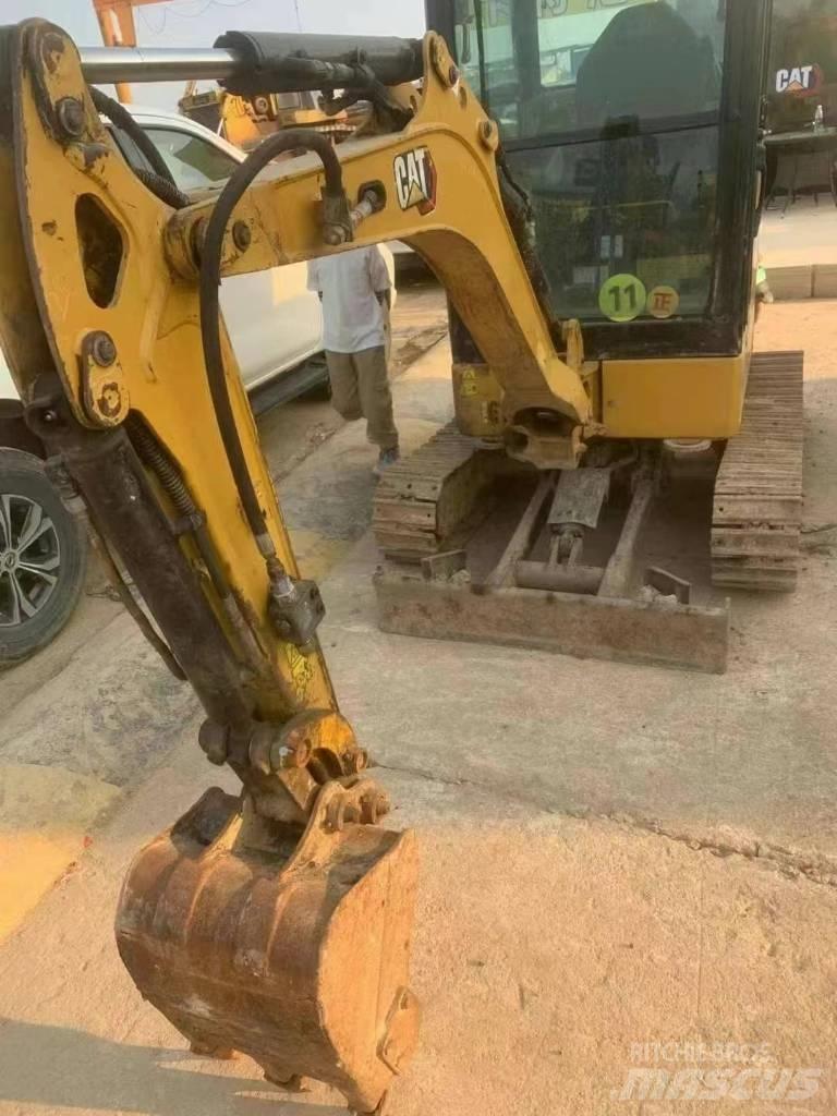 CAT 302 Mini rýpadla < 7t