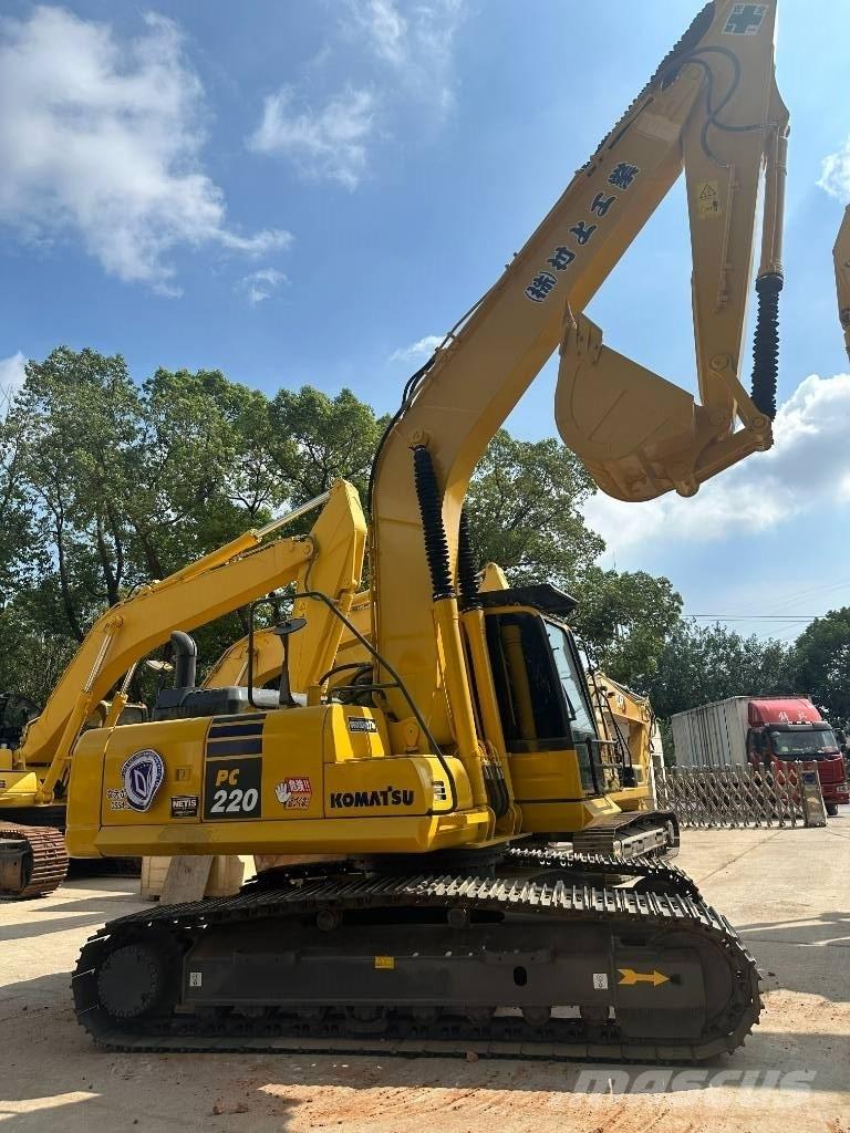 Komatsu PC 220-8 Pásová rýpadla