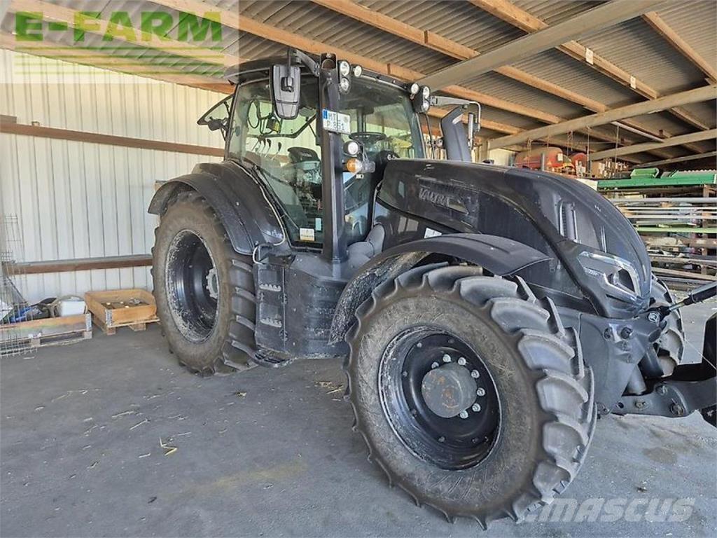 Valtra t235a Traktory
