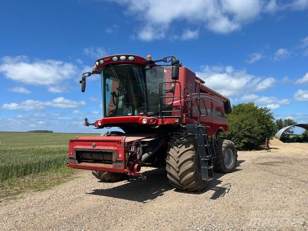 CASE Axial Flow 7120 Sklízecí mlátičky