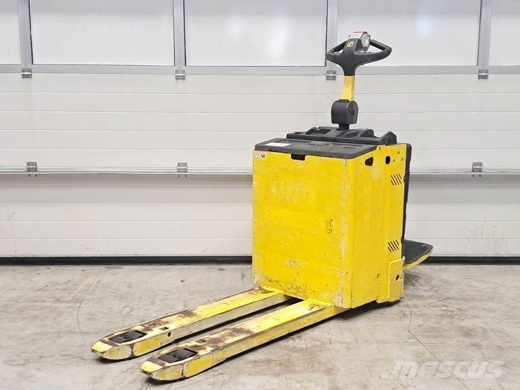 Hyster P2.OSE Nízkozdvižný vozík s plošinou