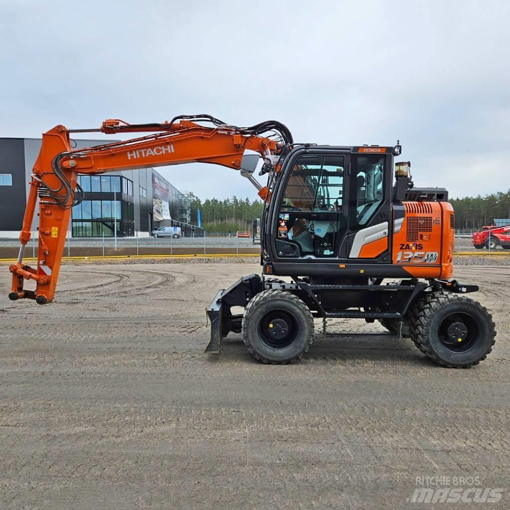 Hitachi ZX 135W Kolová rýpadla