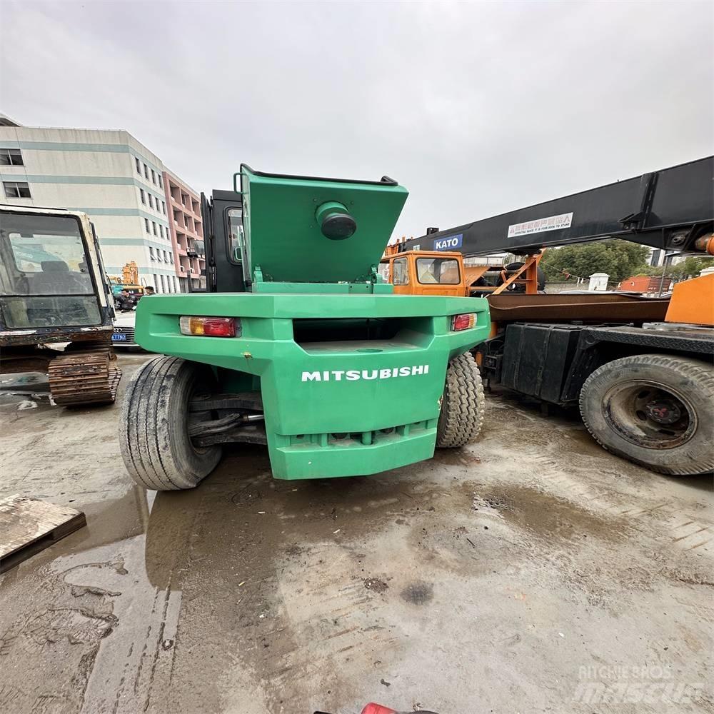 Mitsubishi FD160 Dieselové vozíky