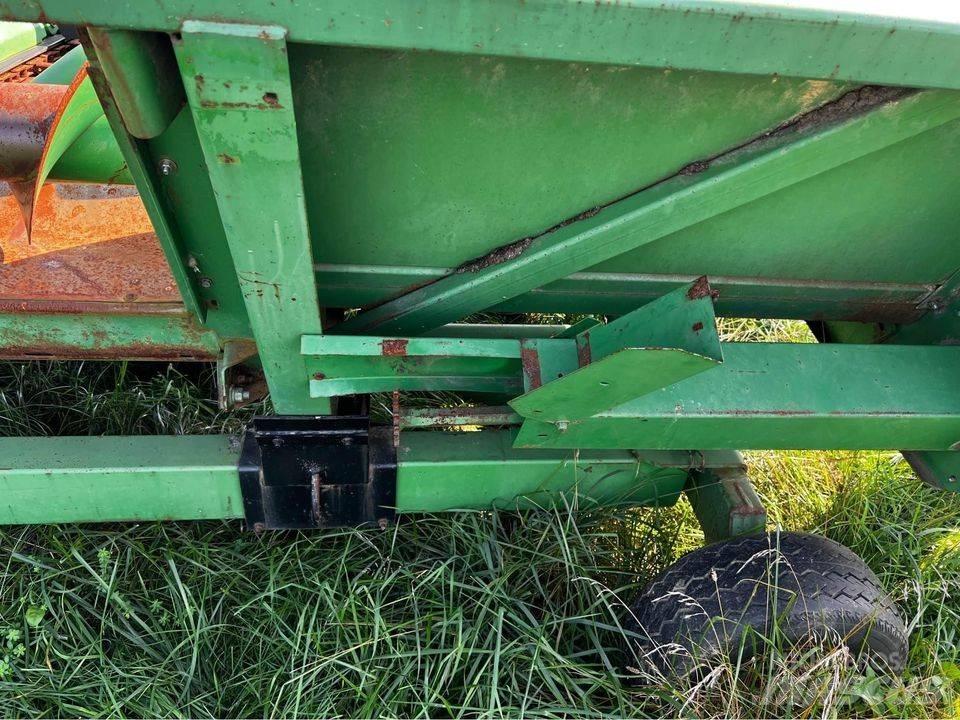John Deere 643 Kombajnové hlavice