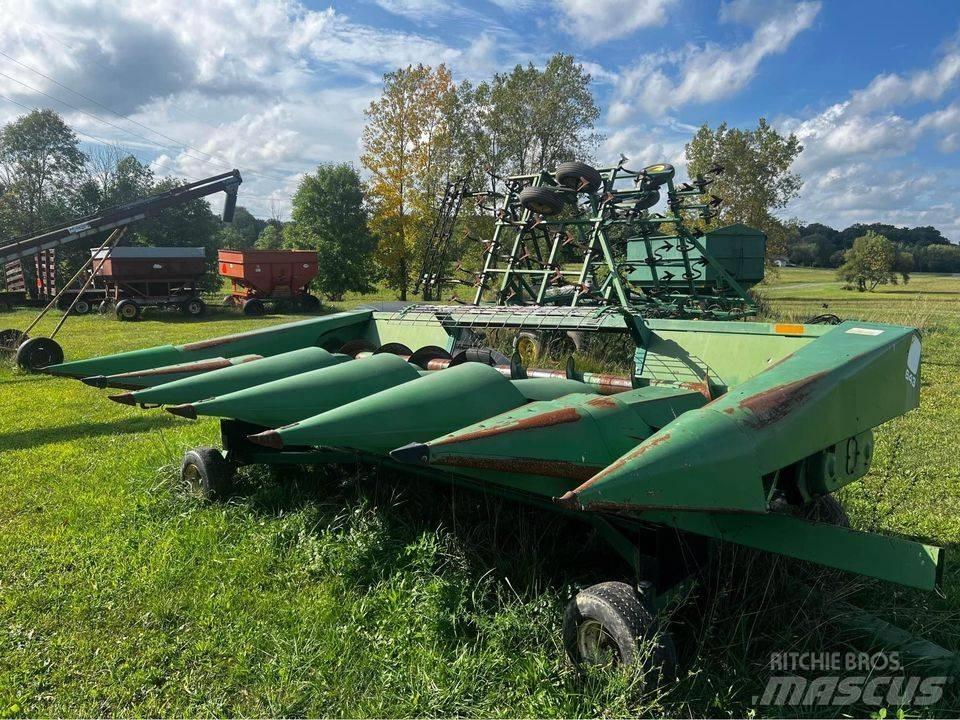 John Deere 643 Kombajnové hlavice