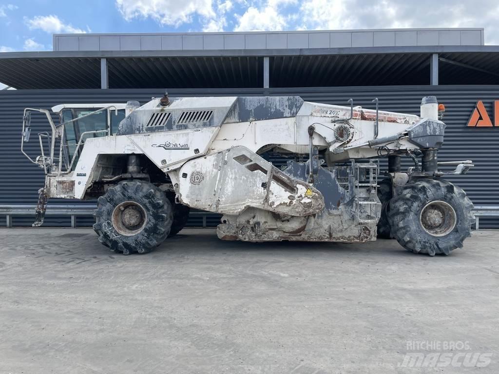 Wirtgen WR 240I Recyklátory asfaltu