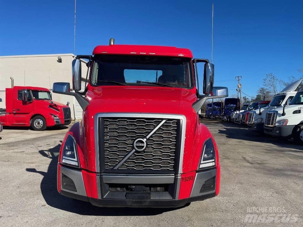 Volvo VNL64T300 Tahače
