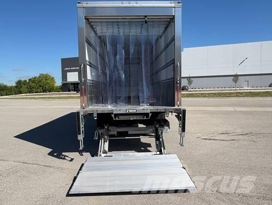 Hino L6 Nákladní vozidlo bez nástavby