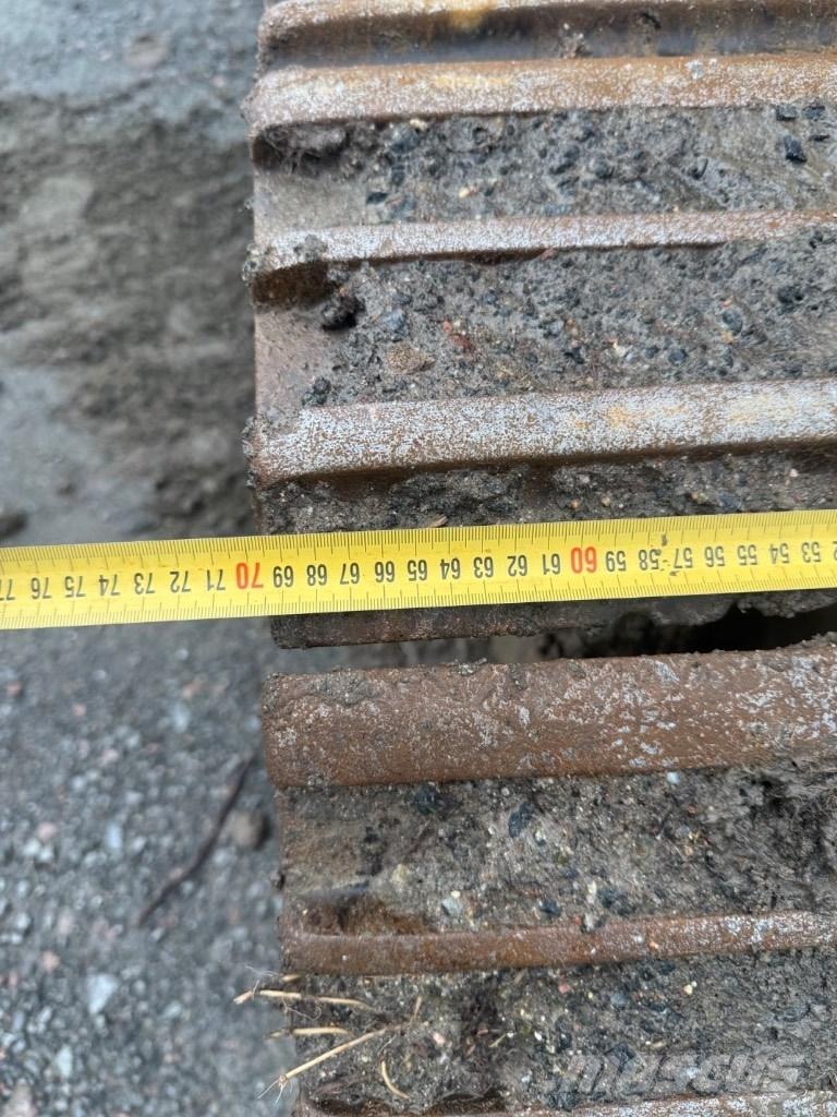 Hitachi ZX 225 USR-3 Pásová rýpadla