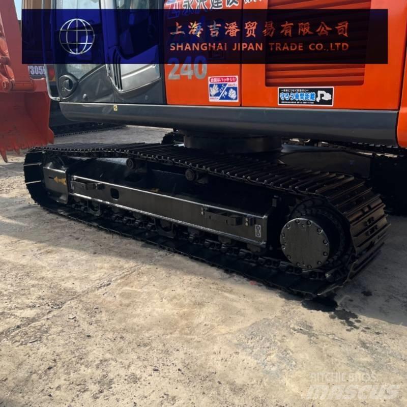Hitachi ZX 240 Pásová rýpadla