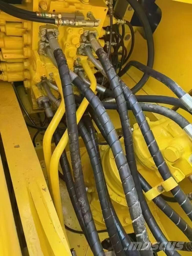 Komatsu PC 240 Pásová rýpadla