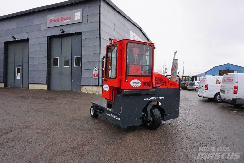 Combilift C4000 4 cestní vysokozdvižné vozíky