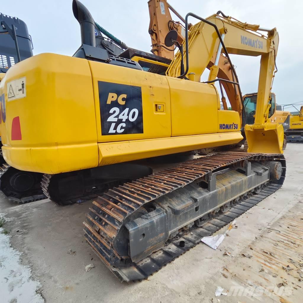 Komatsu PC 240-8 Pásová rýpadla