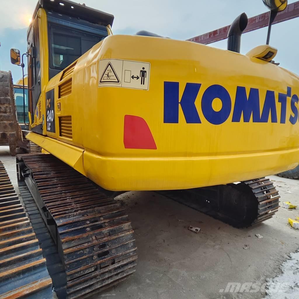 Komatsu PC 240-8 Pásová rýpadla
