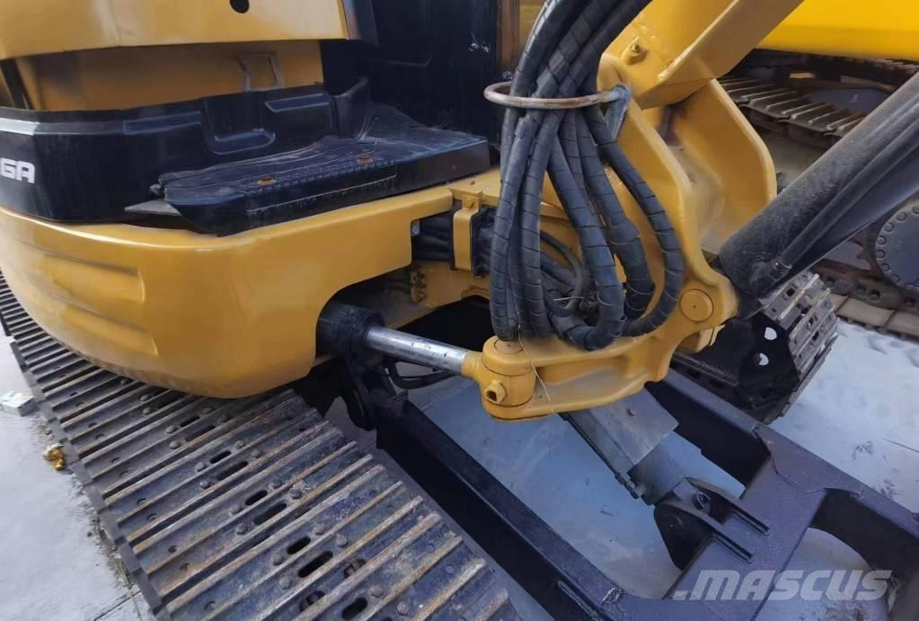 CAT 304 CR Mini rýpadla < 7t