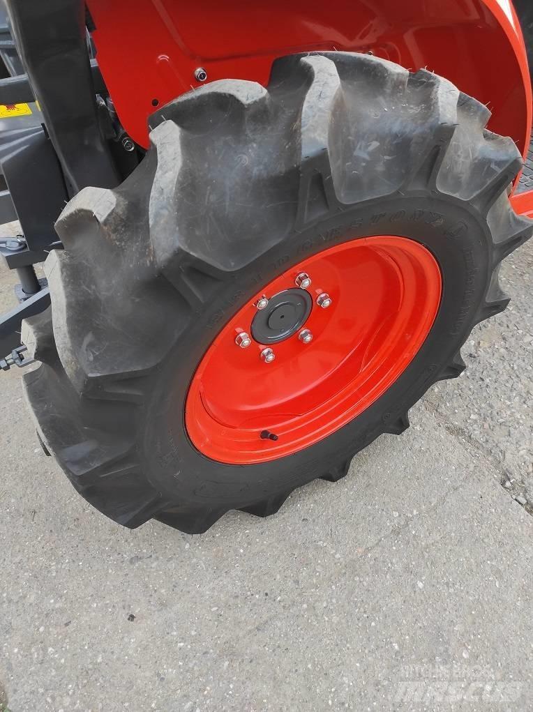 Kubota B1121 Kompaktní traktory