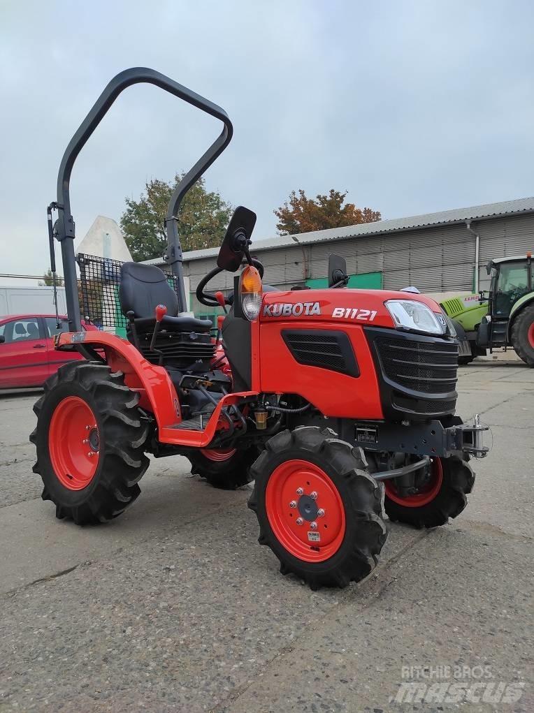 Kubota B1121 Kompaktní traktory