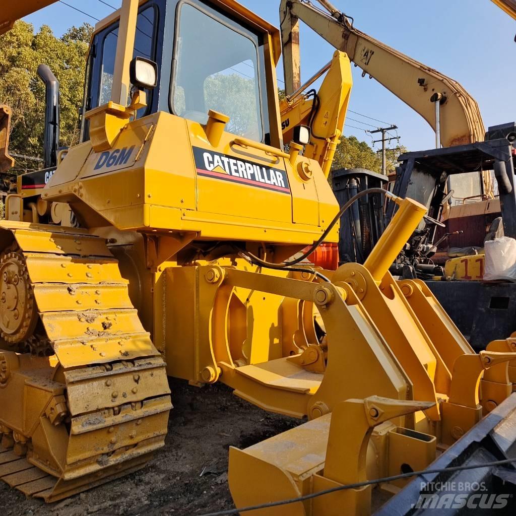 CAT D 6 M Pásové dozery