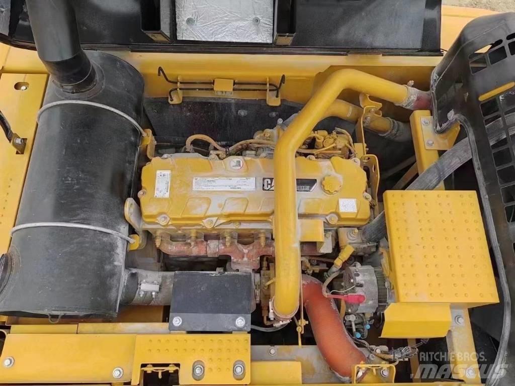 CAT 324 D Pásová rýpadla