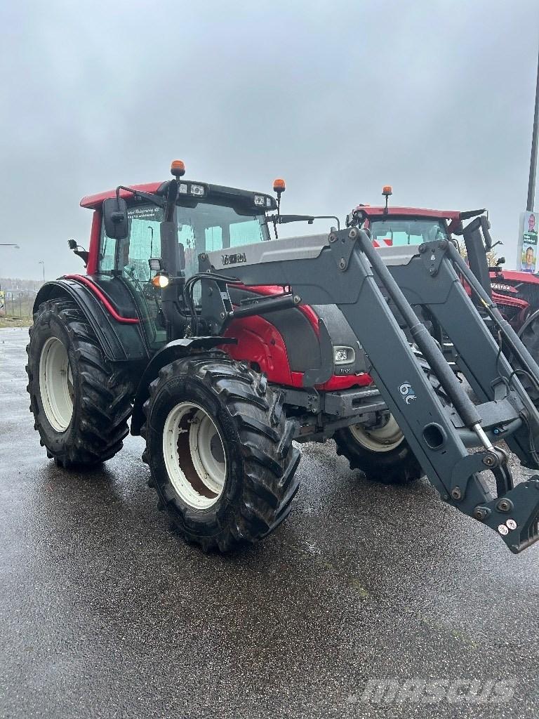 Valtra N 121 Traktory