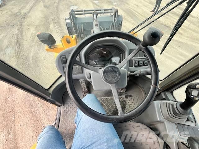 Volvo L 30 G Kolové nakladače