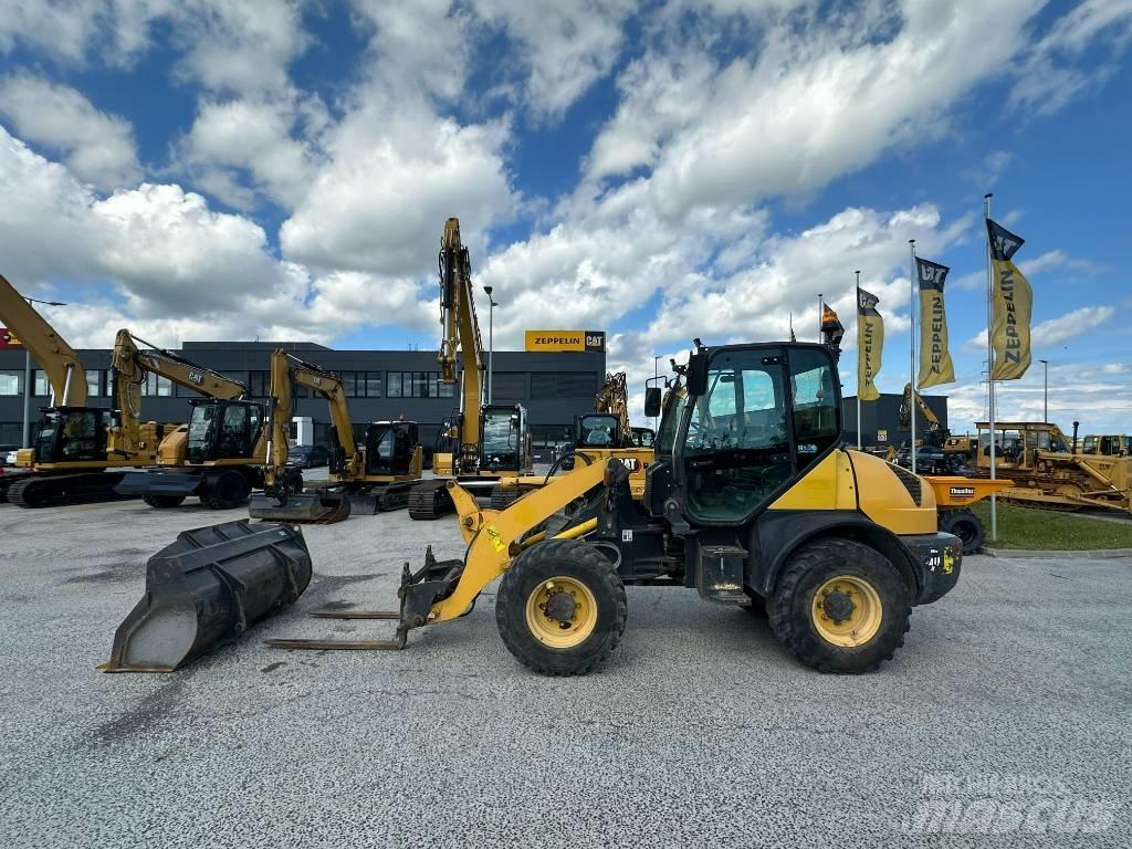 Komatsu WA 80 Kolové nakladače