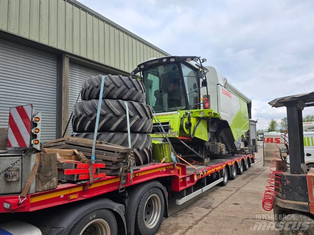 CLAAS Tucano 440 Sklízecí mlátičky