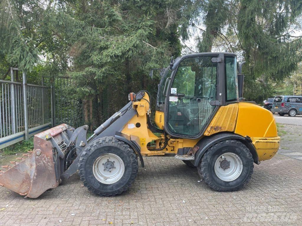 Volvo L25 Kolové nakladače