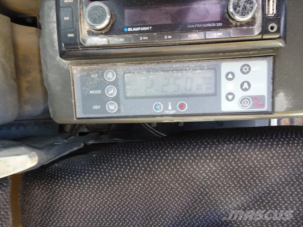 New Holland E235 Pásová rýpadla